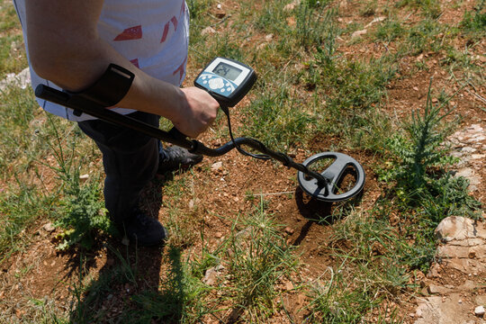 Soil examination for metal finds