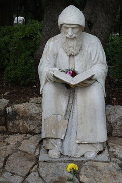 Saint Charbel Praying Statue