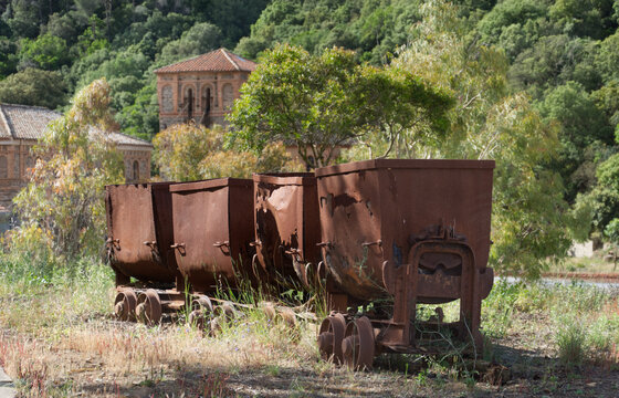 Montevecchio. trenino per il trasporto del carbone nella miniera di Guspini.