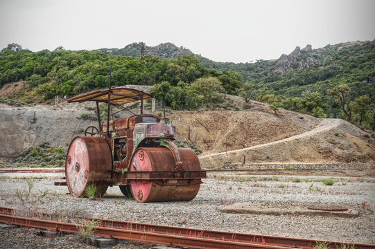 Montevecchio. macchinario per il trasporto del carbone nella miniera di Guspini.