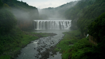 沈堕の滝（Chinda Falls）2 © GRIFFIN34a