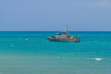 Obraz premium Patrol boat on duty in the Indian ocean near Zanzibar, Tanzania