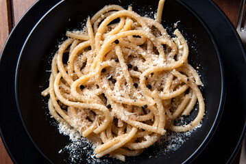 Naklejka premium Pici senesi con cacio e pepe, Pasta Italiana 