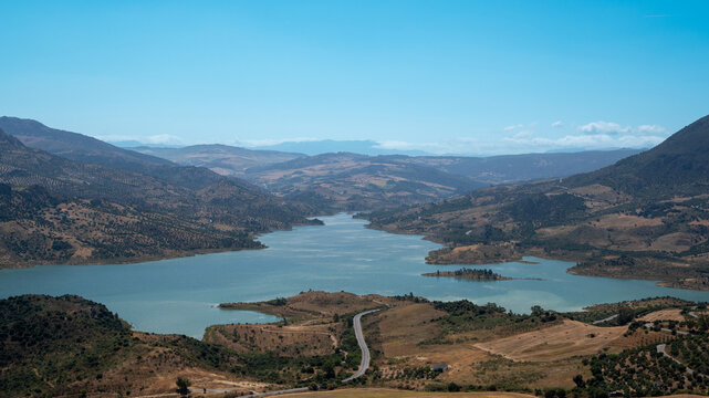Panor&aacute;mica del embalse de Zahara - El Gastor desde la villa de Zahara de la Sierra, Espa&ntilde;a