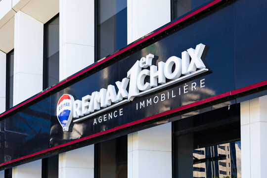 Quebec City, Qu&eacute;bec, Canada, June 17, 2026 - The Remax 1er choix (Remax First Choice) real estate agency sign at its 2875 Laurier boulevard location