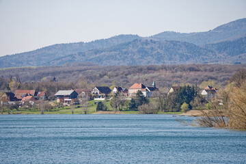 le lac de Michelbach en Alsace © Olympixel