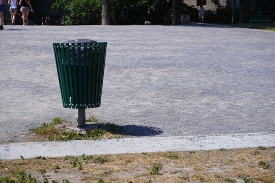 public garbage can in Quebec city