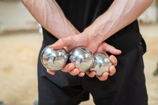 3 boules de p&eacute;tanque