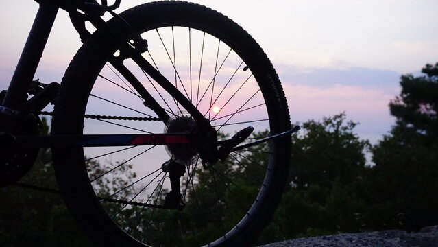 silhouette of a bicycle