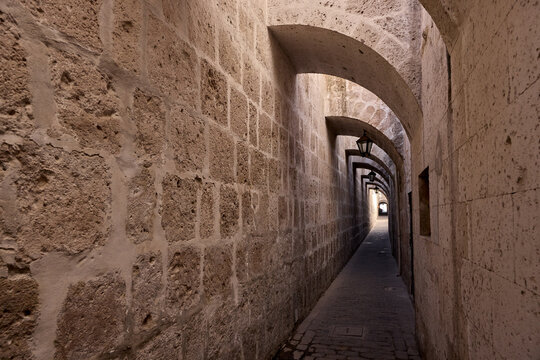 Pasaje Ca&ntilde;&oacute;n, also known as Pasaje La P&oacute;lvora, is one of Arequipa's most atmospheric hidden corridors, a narrow vaulted passageway carved entirely from sillar