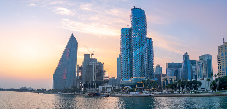 the doha citty skyline with the foreground of doha corniche