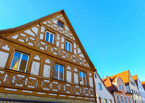 Prachtvolles historisches Fachwerkhaus mit kunstvollen Schnitzereien in Forchheim in Bayern