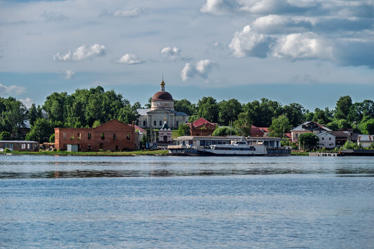 View of the city Myshkin from the Volga river.	
