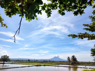 The Majestic Seulawah from Indrapuri Fields © Arpasolution