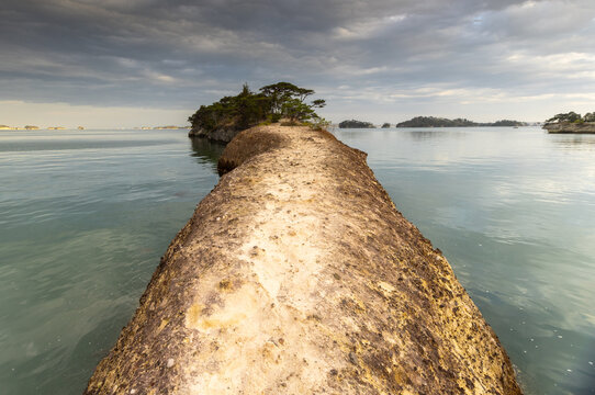 island in the sea