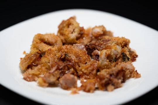 Tasty and light baked squid au gratin