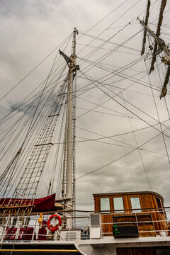 The world's largest sailing brigantine: Nave Italia