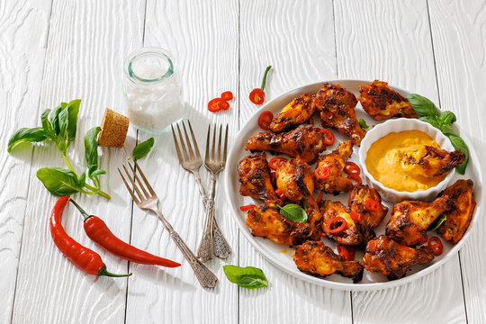 Chicken wings with crispy skin with dipping sauce