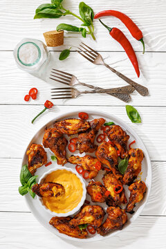 Chicken wings with crispy skin with dipping sauce