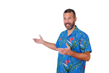 Man in hawaiian shirt presenting, gesturing, on a tropical vacation, offering summer travel information and aloha greetings with a smile © Komora