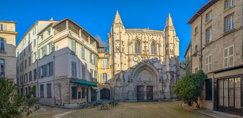 Fototapeta premium View of the architecture of the famous city of Avignon in France 