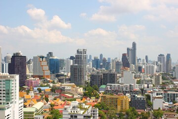 Obraz premium High-rise condominiums and urban cityscape around BTS Phra Khanong in Bangkok, Thailand