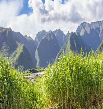 Les pitons de l&rsquo;Entre-Deux, &Icirc;le de la R&eacute;union 