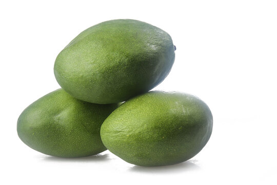 Fresh Green Kate Mangoes from Panzhihua Sichuan China - Unripe Tropical Fruit with Smooth Peel