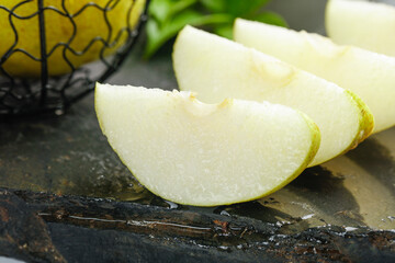 Fresh Jade Pear Slices with Dew - Xian Shanxi Produce © CanVan