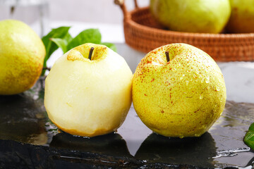 Fresh Jade Pears with Dew - Xian Shanxi Produce © CanVan