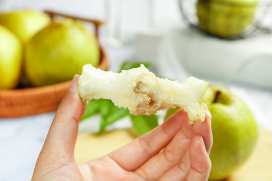 Fresh Yellow Pear Bite - Xian Shanxi Region Fruit