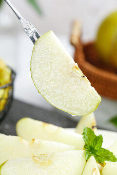 Fresh Xixian Pear Slice with Water Droplets, Shanxi Province