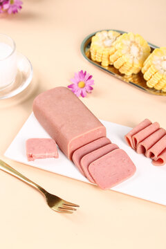 Shuanghui Pork Sausage and Corn Instant Meat Product Flat Lay