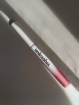 Unleashia luv hug lip tint 