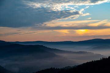Wschód Słońca, Beskid Sądecki © Maciej G. Szling
