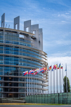 Strasbourg, France - 13 juin 2026: Si&egrave;ge du parlement de l'Union Europ&eacute;enne &agrave; Strasbourg (b&acirc;timent Louise-Weiss). Le Parlement europ&eacute;en (PE) est l'organe parlementaire de l'Union europ&eacute;enne (UE)