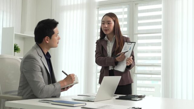Professional Mentoring and Knowledge Sharing in Modern Office