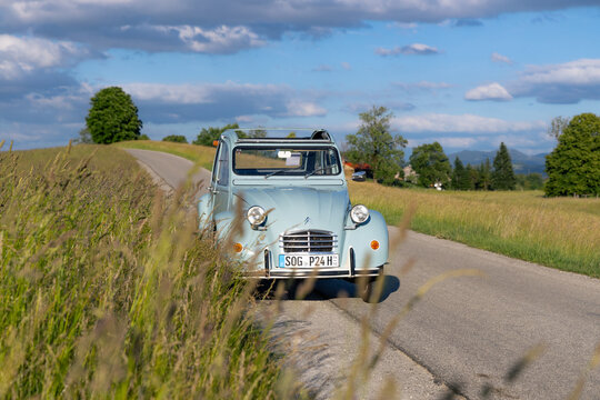 Citro&euml;n 2CV, genannt "Die Ente" aus 1969