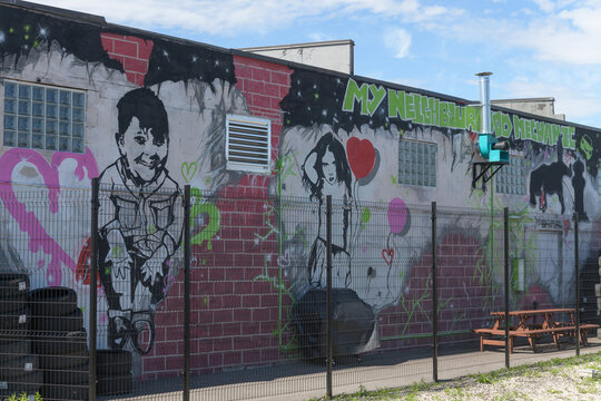 mural near the rear of My Neighbourhood Mechanic located at 4 Cariboo Av - side facing CP's MacTier Subdivision, Toronto