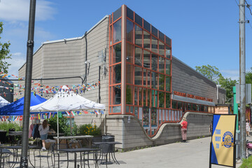 Fototapeta premium wide view of Scadding Court Community Centre located at 707 Dundas St W, Toronto
