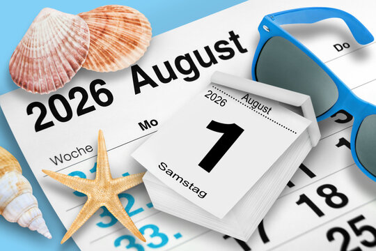 Deutscher Kalender Datum 1. August 2026  Samstag und Dekoration im Sommer mit Muscheln