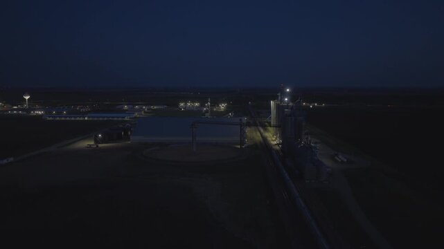 Agricultural processing facility featuring a massive unit train rail loop, intermodal transportation logistics, bulk commodity shipping,national freight railway network. Casselton, North Dakota, USA