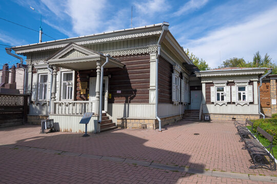 IRKUTSK, RUSSIA - SEPTEMBER 03, 2025: The ancient building of the Museum of Urban Life (Polkanov House) on a sunny September day. Irkutsk