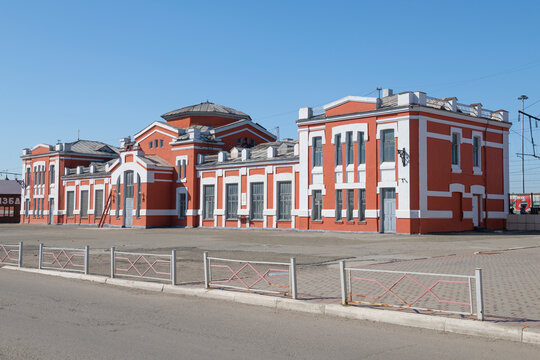 BARNAUL, RUSSIA - SEPTEMBER 16, 2025: The building of the old railway station (1914) on a sunny September day. Barnaul, Altai