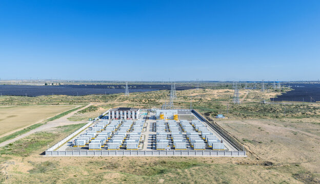 Operational Grid-Scale Battery Energy Storage Station Adjacent to Solar Farm in Arid Region