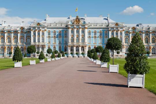 SAINT PETERSBURG, RUSSIA - JUNE 07, 2026: View of the Grabd Catherine Palace in Tsarskoye Selo on a sunny June day. St. Petersburg surroundings