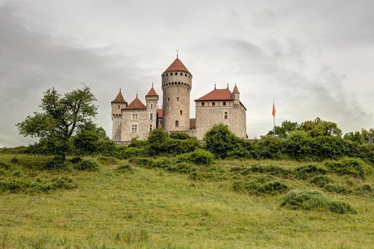 Ch&acirc;teau de Montrotier &agrave; Lovagny dans le d&eacute;partement de Haute Savoie