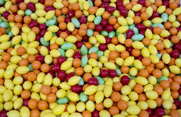 Fruit flavored jelly candies coated in a sour sugar mixture © Roberto Sorin