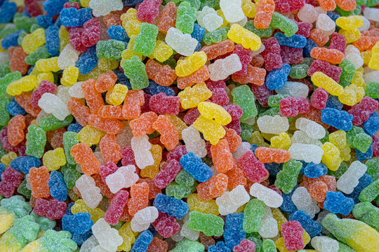 Fruit flavored jelly candies coated in a sour sugar mixture