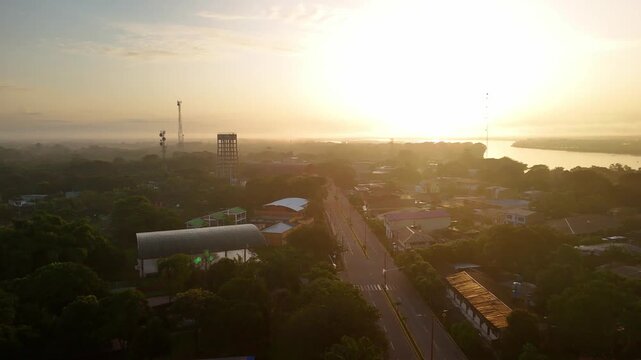 Vista a&eacute;rea de ciudad al amanecer Orocu&eacute; Casanare 